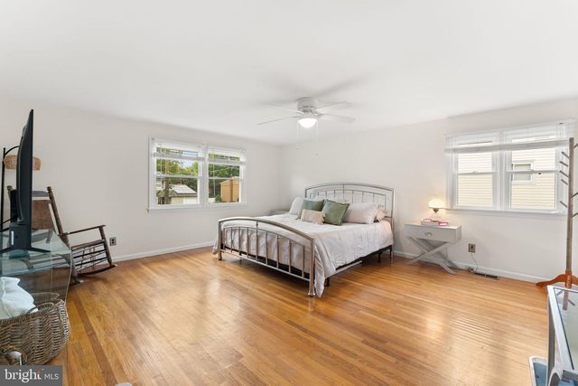 1833 W POINT DR, Cherry Hill, NJ 08003