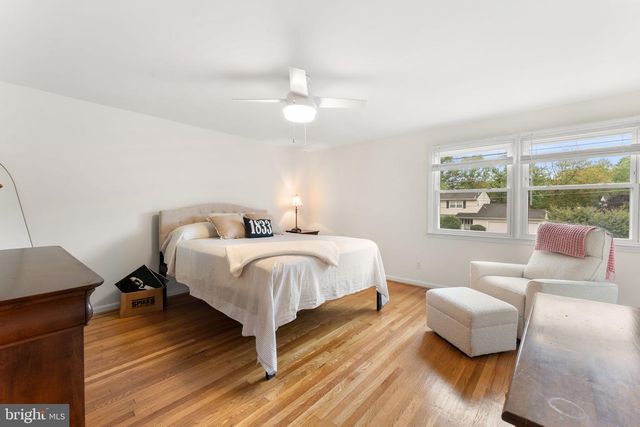 1833 W POINT DR, Cherry Hill, NJ 08003