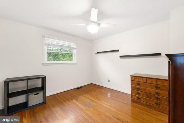 1833 W POINT DR, Cherry Hill, NJ 08003
