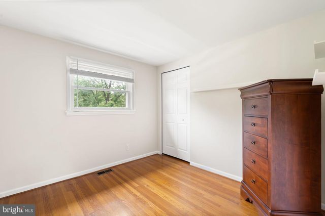 1833 W POINT DR, Cherry Hill, NJ 08003