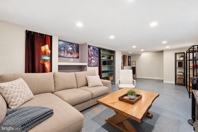 1833 W POINT DR, Cherry Hill, NJ 08003