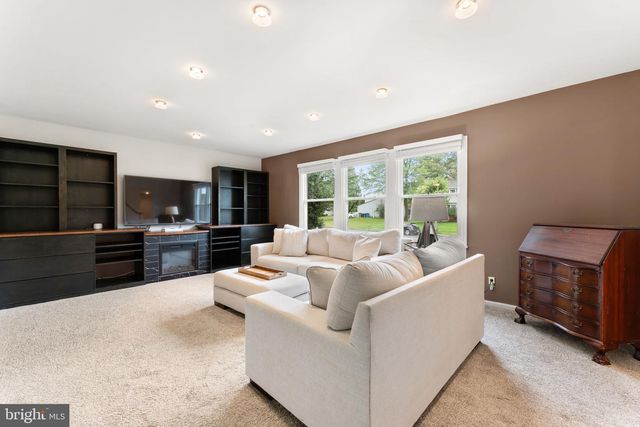 1833 W POINT DR, Cherry Hill, NJ 08003