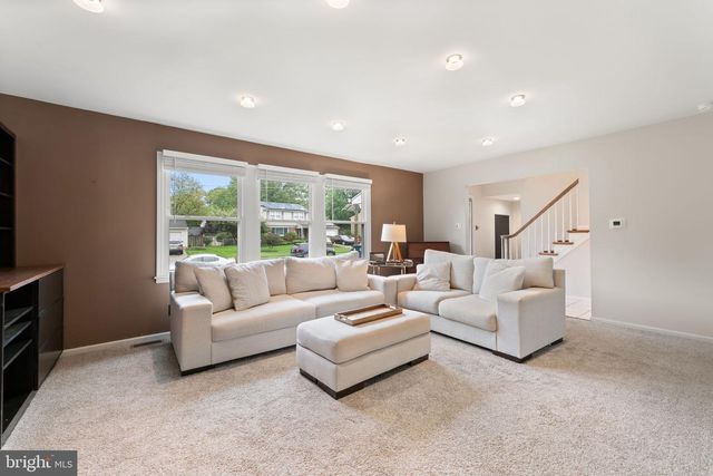 1833 W POINT DR, Cherry Hill, NJ 08003