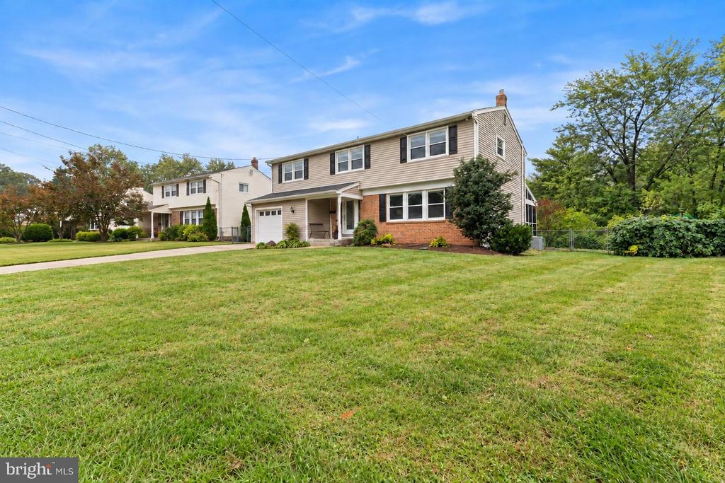 1833 W POINT DR, CHERRY HILL, NJ 08003 — photo 2