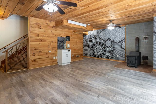 24 Gregory Hill Road, Fairview, NC 28730