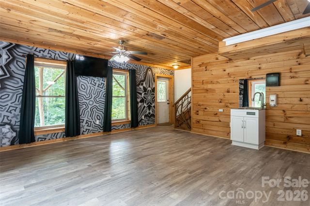 24 Gregory Hill Road, Fairview, NC 28730