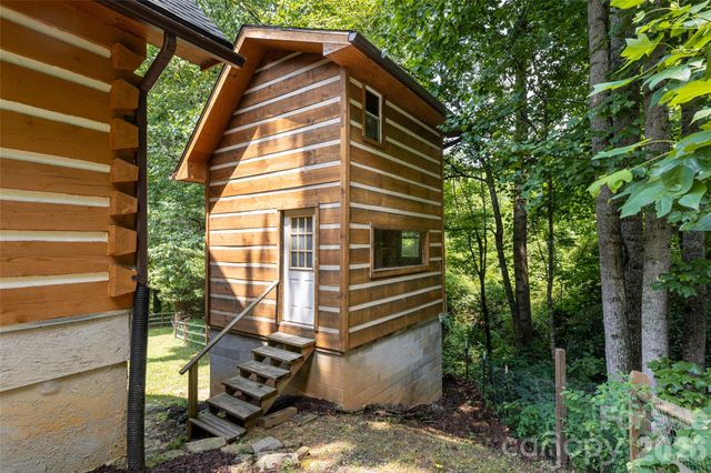 24 Gregory Hill Road, Fairview, NC 28730