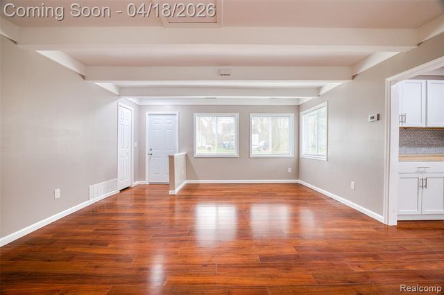 2514 Barton Street, Commerce Twp, MI 48382