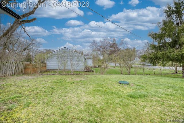 2514 Barton Street, Commerce Twp, MI 48382