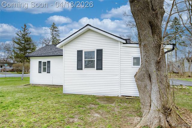 2514 Barton Street, Commerce Twp, MI 48382