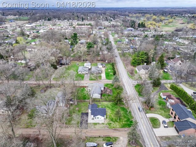 2514 Barton Street, Commerce Twp, MI 48382