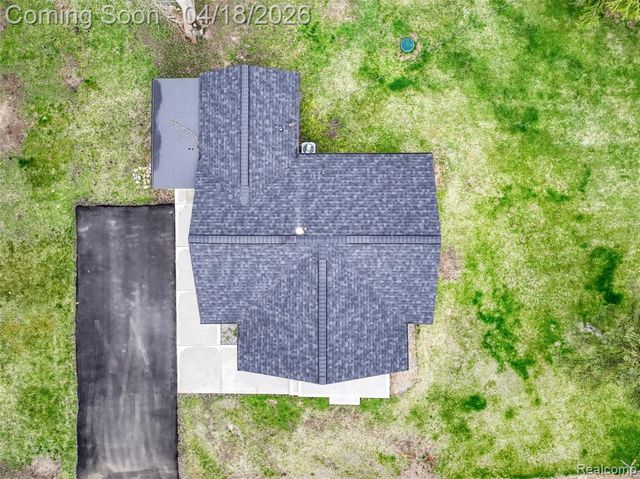 2514 Barton Street, Commerce Twp, MI 48382