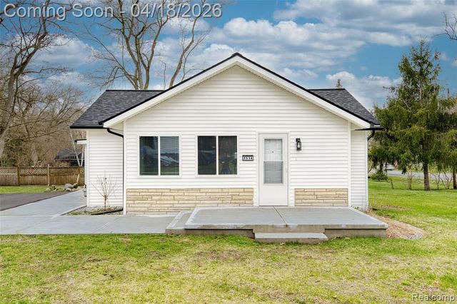 2514 Barton Street, Commerce Twp, MI 48382
