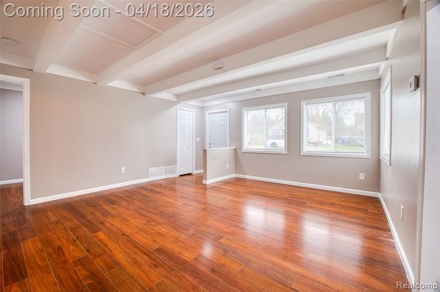 2514 Barton Street, Commerce Twp, MI 48382