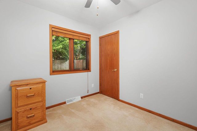 29 Newbury Circle, Madison, WI 53711