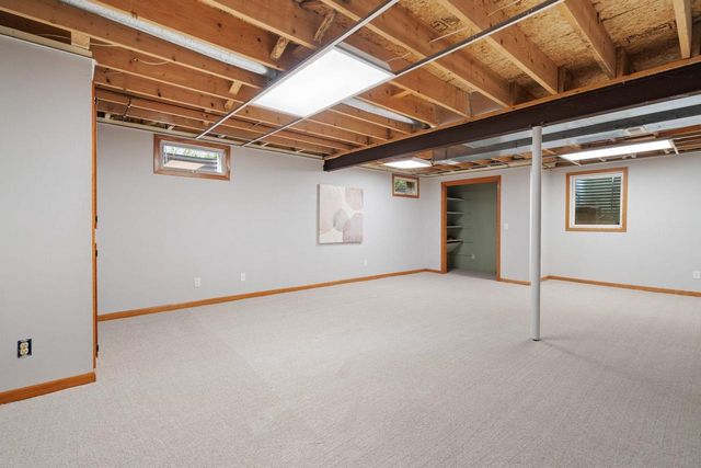 29 Newbury Circle, Madison, WI 53711