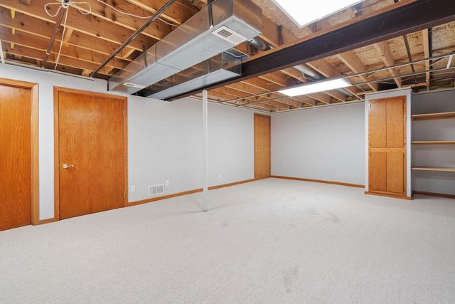 29 Newbury Circle, Madison, WI 53711
