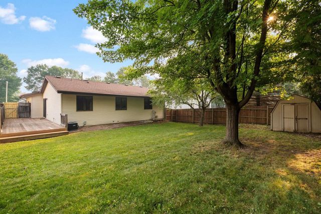 29 Newbury Circle, Madison, WI 53711