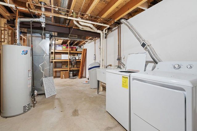 29 Newbury Circle, Madison, WI 53711