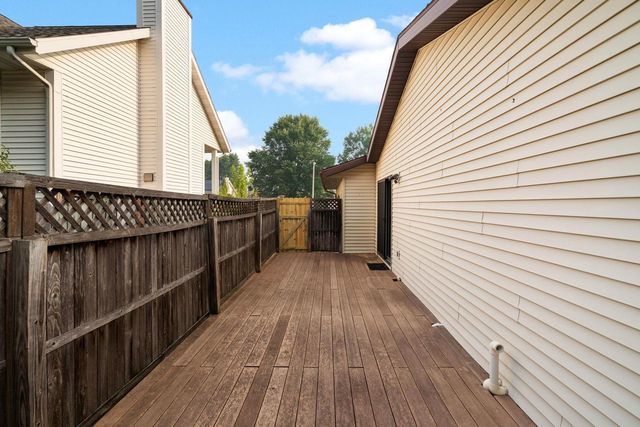 29 Newbury Circle, Madison, WI 53711