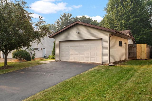 29 Newbury Circle, Madison, WI 53711