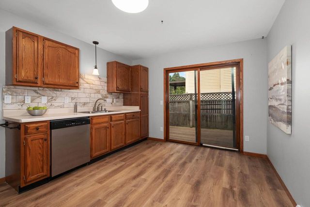 29 Newbury Circle, Madison, WI 53711