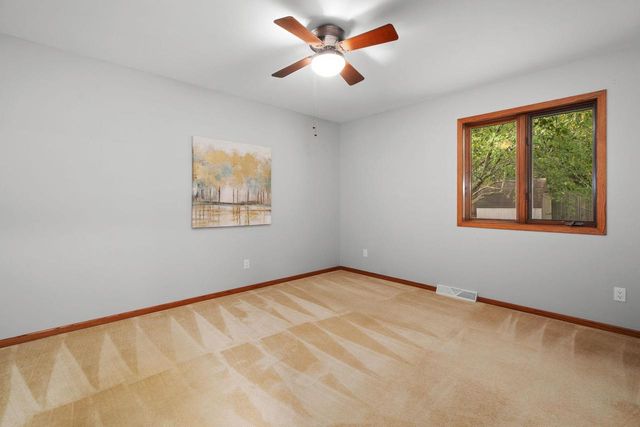 29 Newbury Circle, Madison, WI 53711