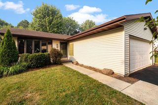 29 Newbury Circle, Madison, WI 53711