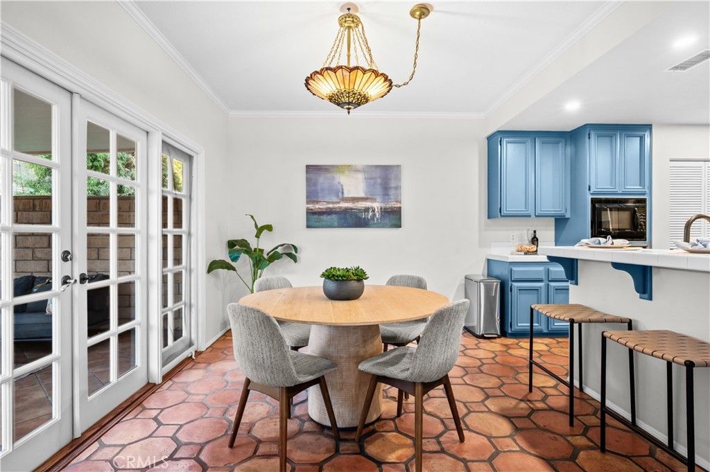 Image 20 of property listing at 208 Calabria Court, Costa Mesa, CA 92627