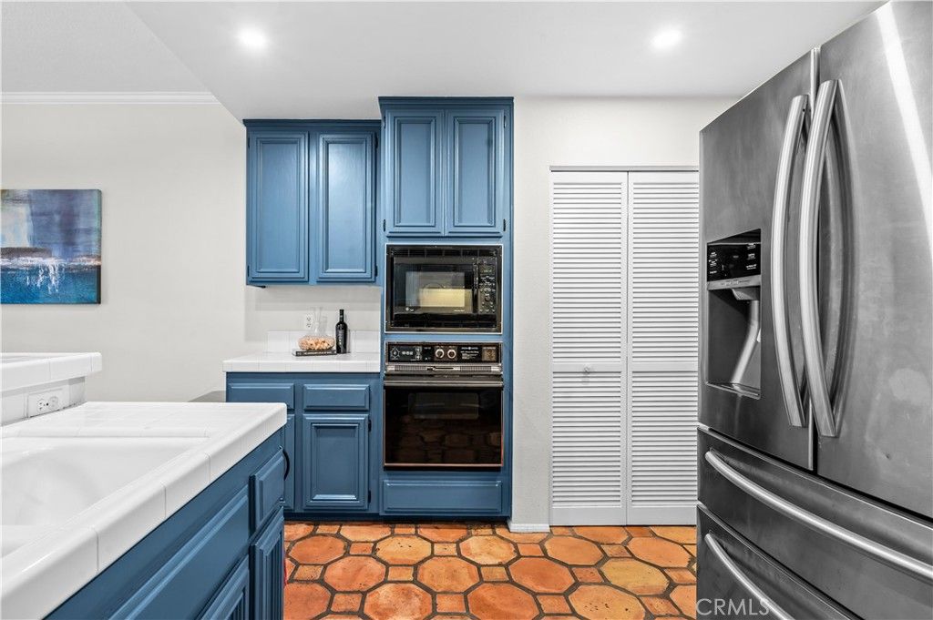 Image 25 of property listing at 208 Calabria Court, Costa Mesa, CA 92627