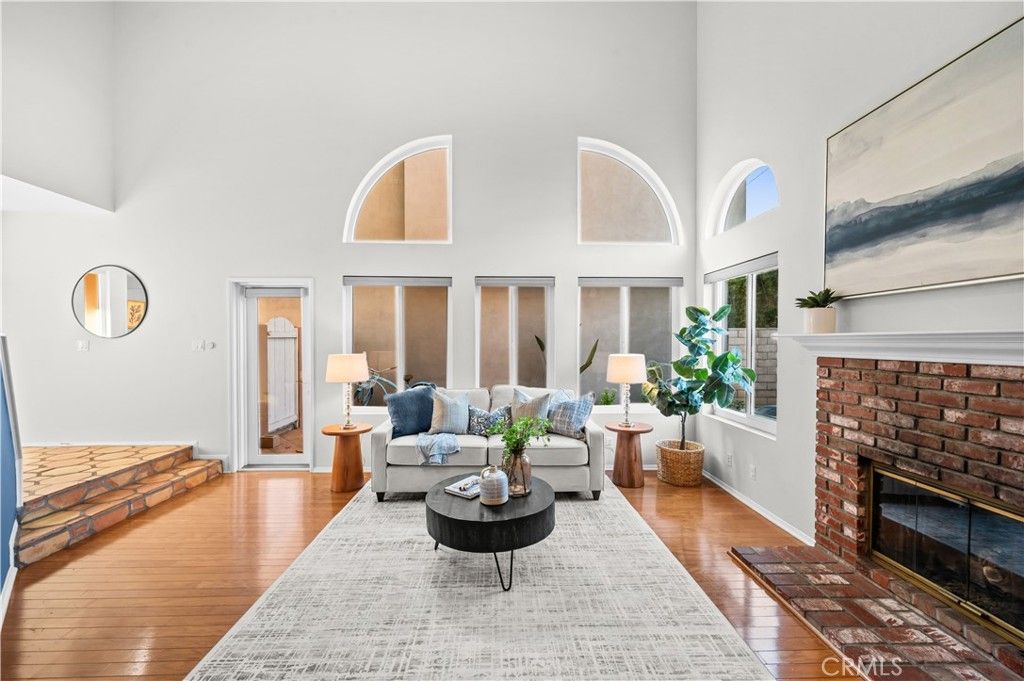 Image 3 of property listing at 208 Calabria Court, Costa Mesa, CA 92627