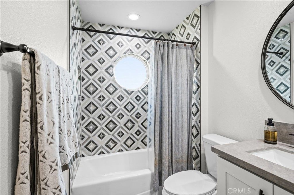 Image 37 of property listing at 208 Calabria Court, Costa Mesa, CA 92627