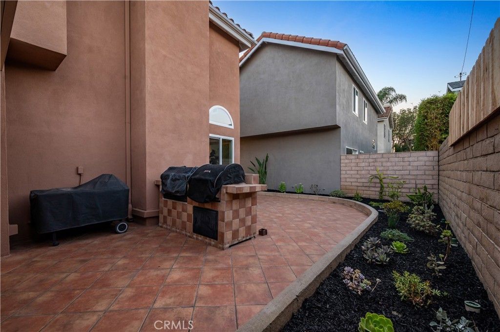 Image 42 of property listing at 208 Calabria Court, Costa Mesa, CA 92627