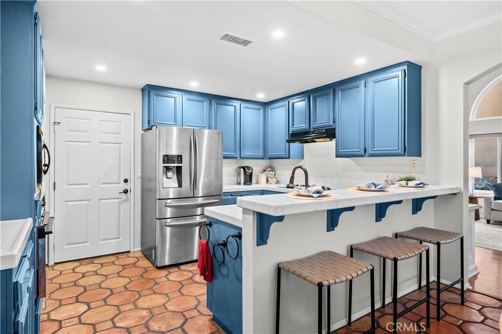 Image 6 of property listing at 208 Calabria Court, Costa Mesa, CA 92627