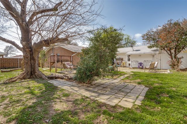 3722 Devonshire Court W, Irving, TX 75062