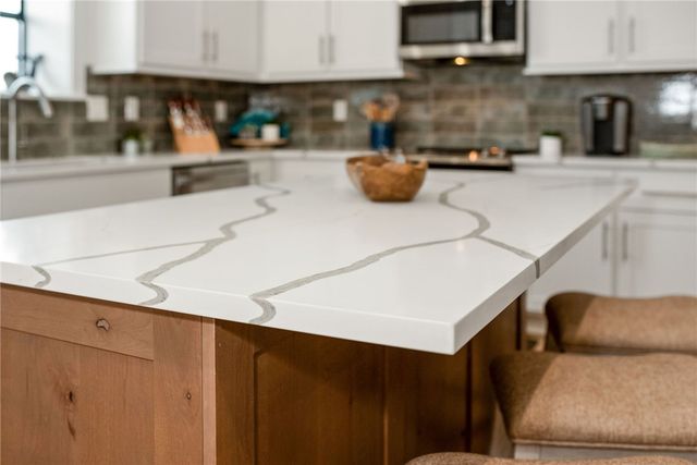 96 Circle Hook, Port O'connor, TX 77982