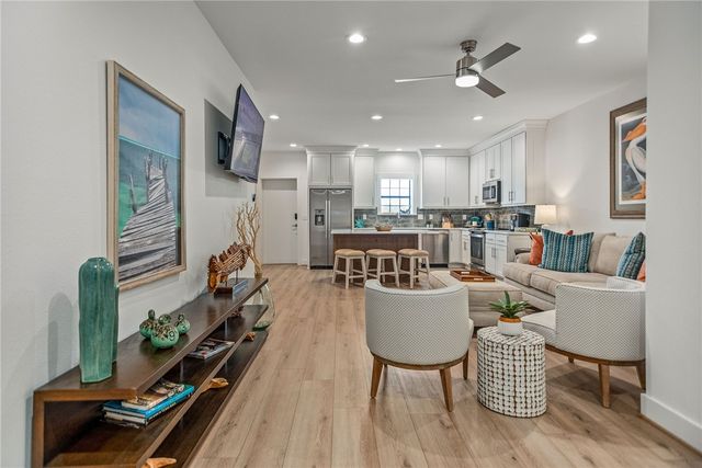 96 Circle Hook, Port O'connor, TX 77982