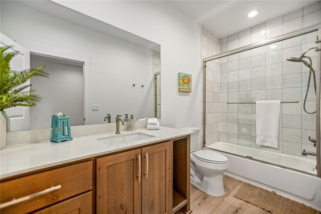 96 Circle Hook, Port O'connor, TX 77982