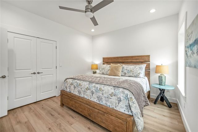 96 Circle Hook, Port O'connor, TX 77982