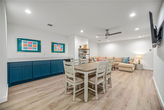 96 Circle Hook, Port O'connor, TX 77982