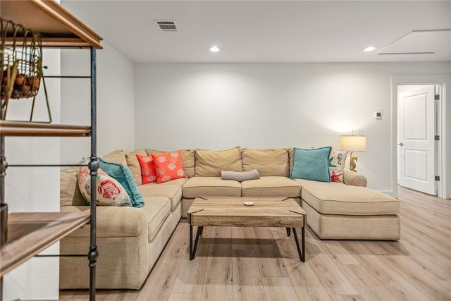 96 Circle Hook, Port O'connor, TX 77982