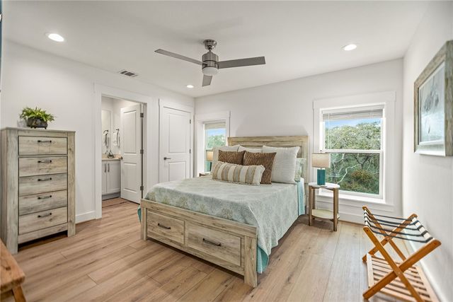 96 Circle Hook, Port O'connor, TX 77982