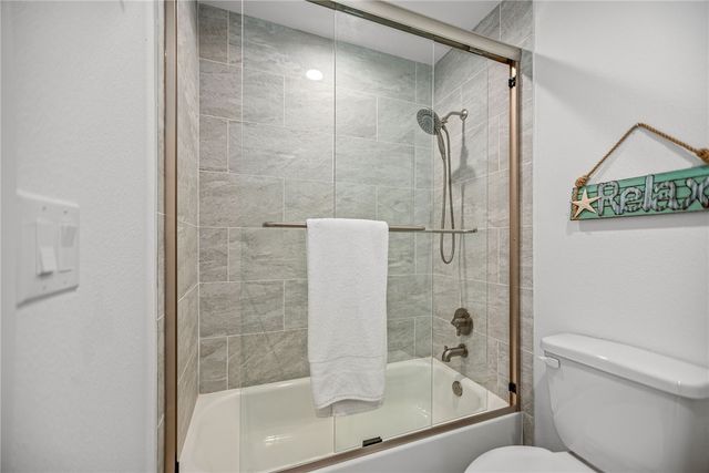 96 Circle Hook, Port O'connor, TX 77982