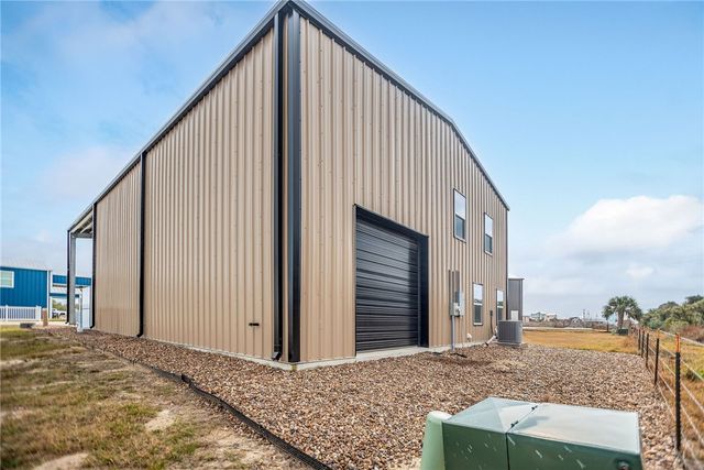 96 Circle Hook, Port O'connor, TX 77982