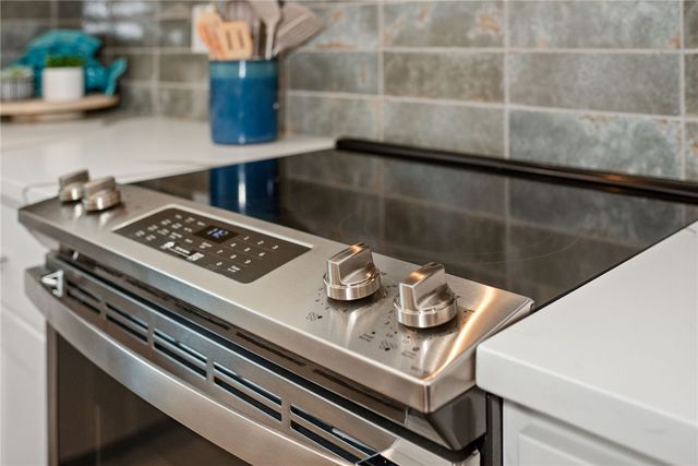 96 Circle Hook, Port O'connor, TX 77982