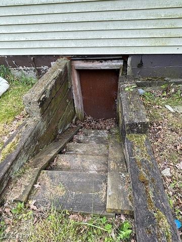 1445 E County Line Road, Mineral Ridge, OH 44440