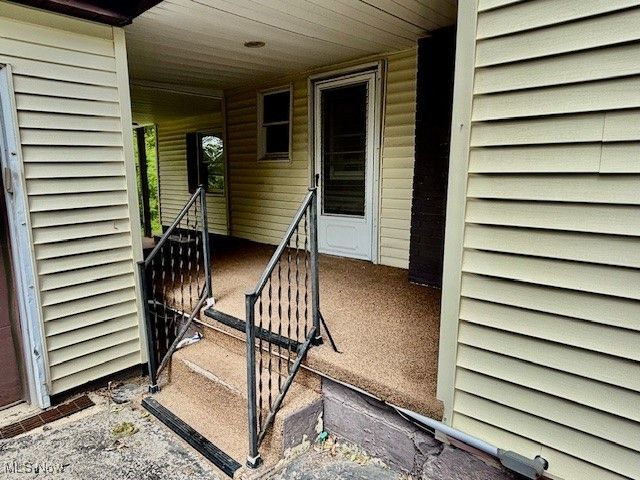 1445 E County Line Road, Mineral Ridge, OH 44440