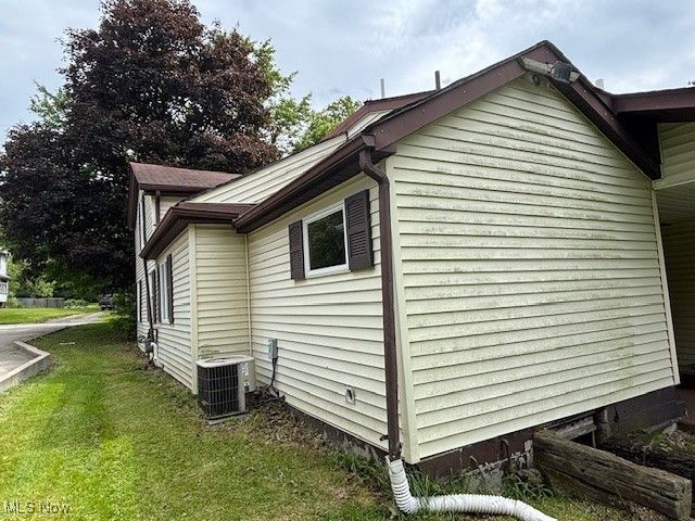 1445 E County Line Road, Mineral Ridge, OH 44440