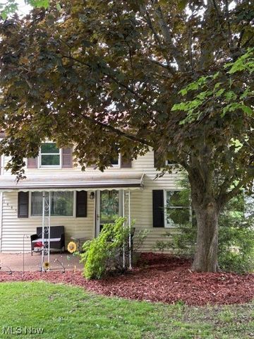 1445 E County Line Road, Mineral Ridge, OH 44440