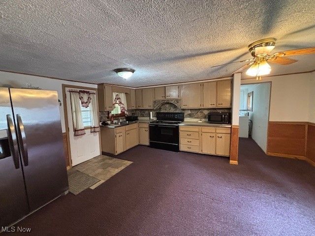 1445 E County Line Road, Mineral Ridge, OH 44440